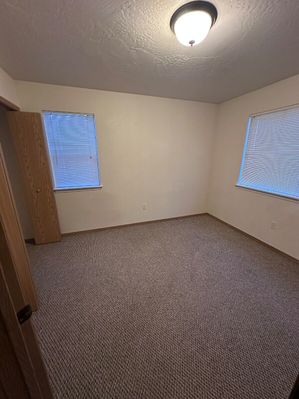 Foto del edificio - 45 Appleway Dr