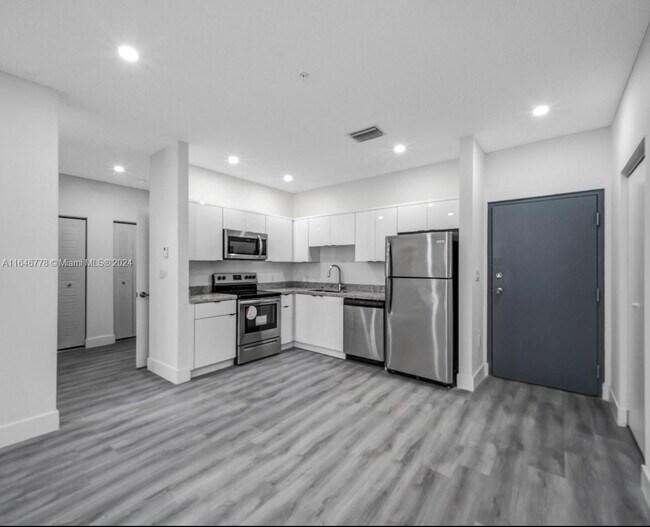 Foto del edificio - 859 E 24th St