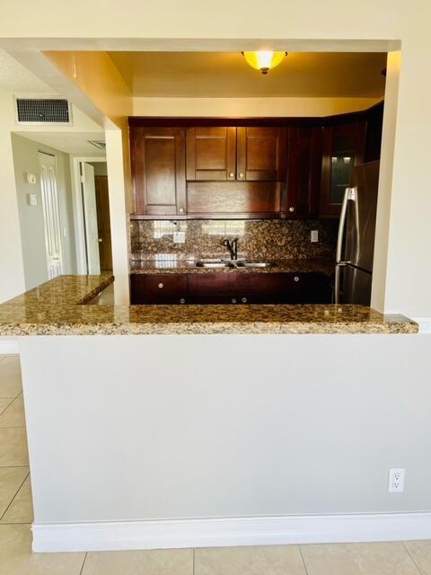 Building Photo - 500 Village Green Cir W