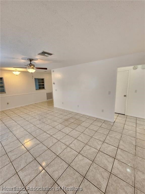 Building Photo - 3302 Dolphin Dr