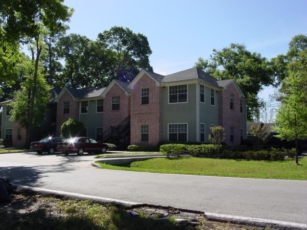 Building Photo - Saxon Square