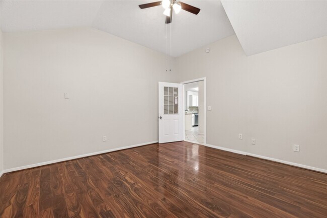 Building Photo - 2002 Foundary Dr