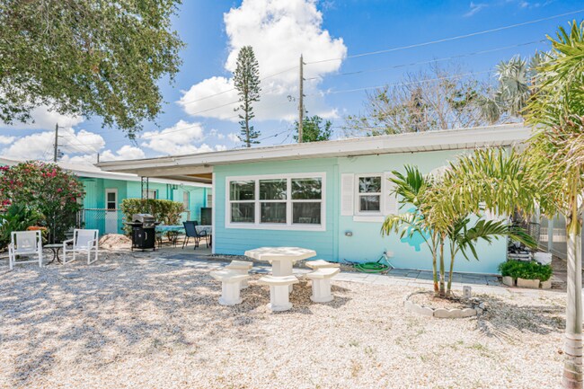 Foto del edificio - 14827 N Bayshore Dr