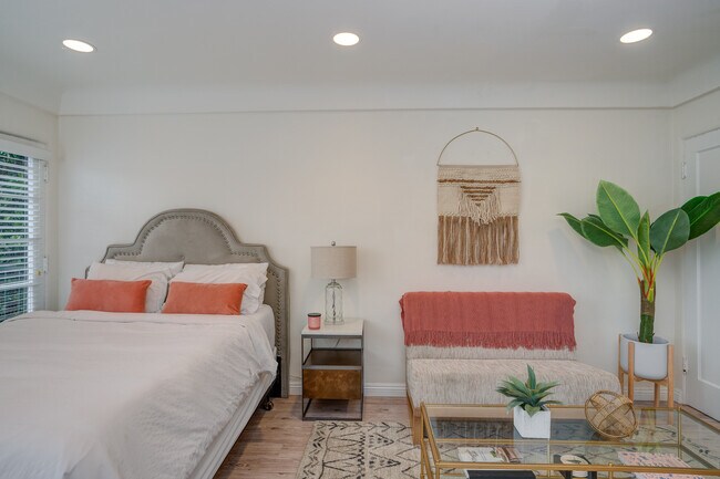 Foto del edificio - 911 California Ave