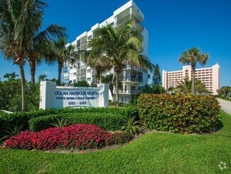 Building Photo - 5167 N Hwy A1A