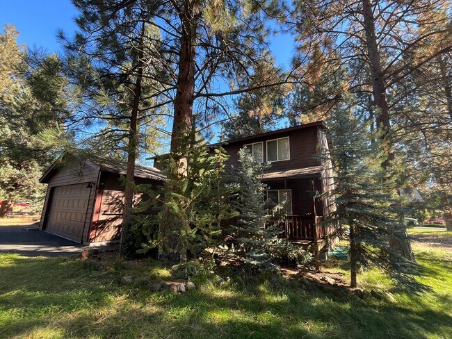 Foto del edificio - Splendid 3-bdr/2.5 bath home in the beautiful Buck Run Community in Sisters, OR!