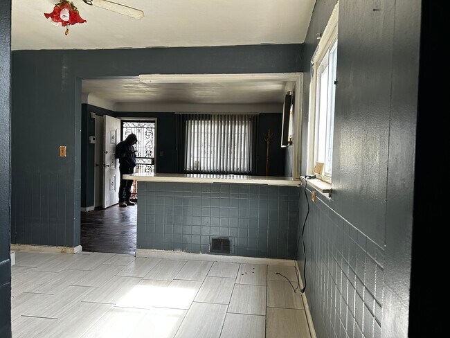 Foto del edificio - 4021 Forest Hill Ave