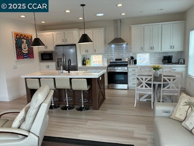 Foto del edificio - 630 Sunnyside Rd