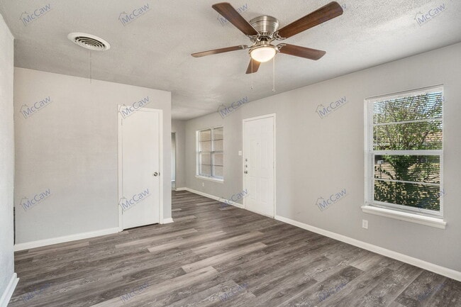 Building Photo - 811 Vogel St