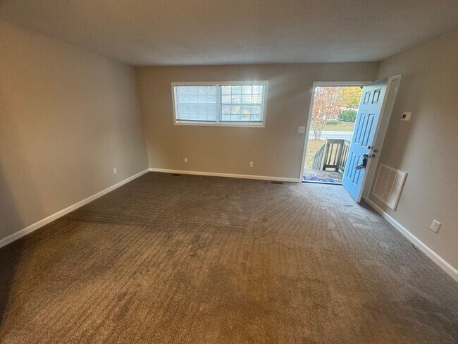 Foto del edificio - Adorable 2 Bed 1 Bath Duplex, Available Now!