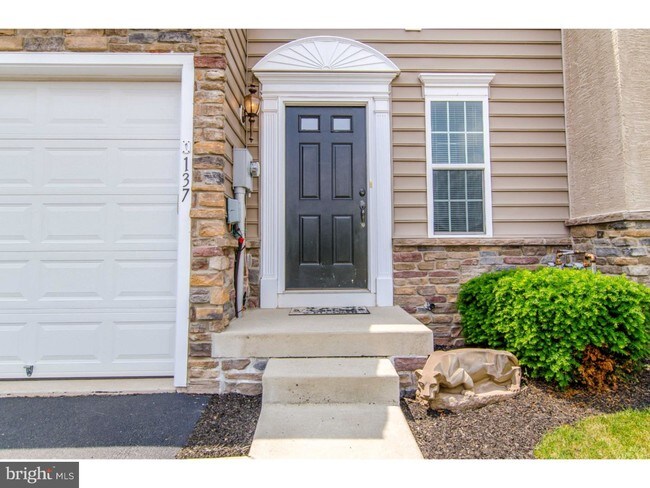 Building Photo - 137 Fawn Dr