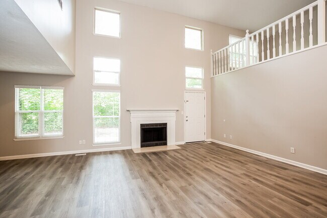 Foto del edificio - 10862 Geist Woods Ln