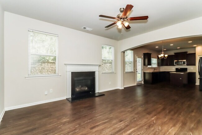 Foto del edificio - 220 Foggy Creek Ln