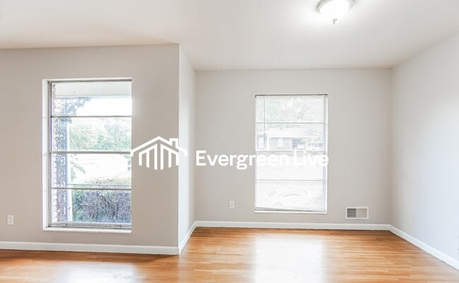 Building Photo - 723 Gramor Dr