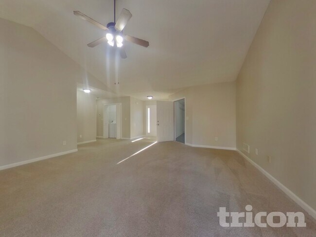 Foto del edificio - 1616 Brook Ln