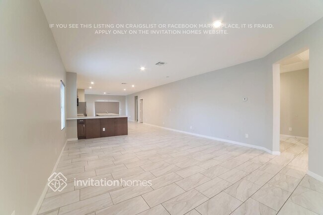 Building Photo - 10208 N 89th Ave