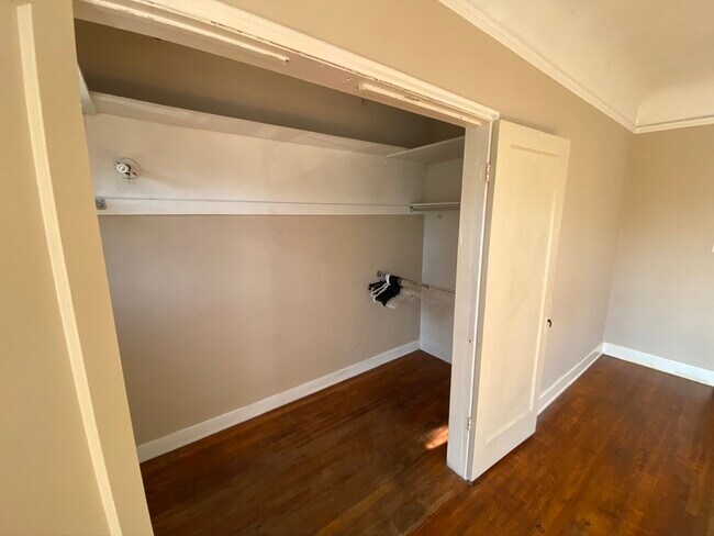 OFFICE - 716 N Van Ness Ave
