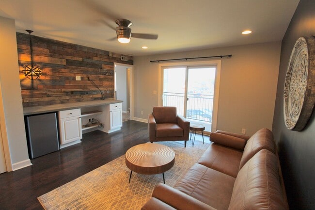 Building Photo - 1340 Hunters Rd