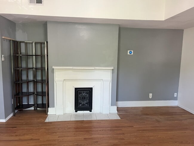 Building Photo - 802 Willard St