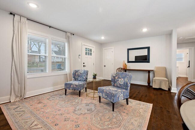 Foto del edificio - Cute 3BR Cottage in East Durham!  Available Now!