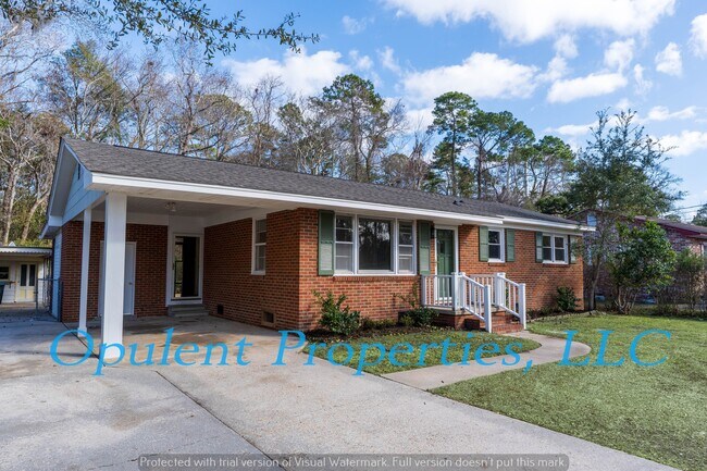 Photo - 834 Savage Rd House