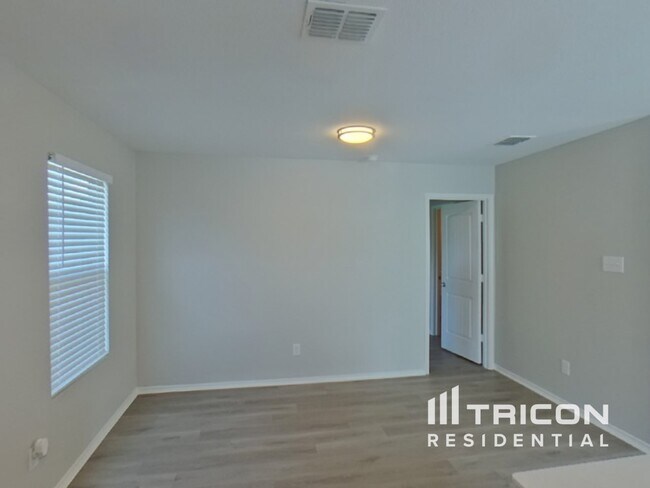 Foto del edificio - 1806 Deerchase Dr