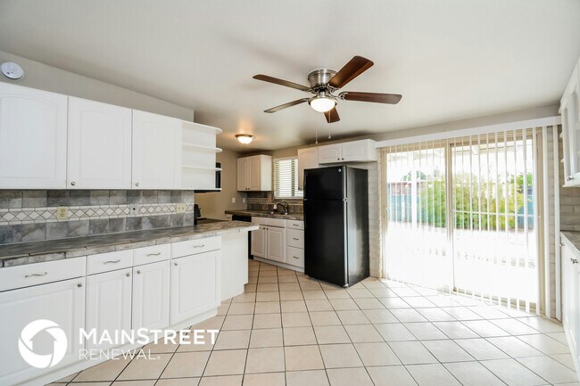 Foto del edificio - 4751 S Primrose St