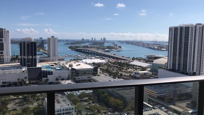 Foto del edificio - 1600 NE 1st Ave