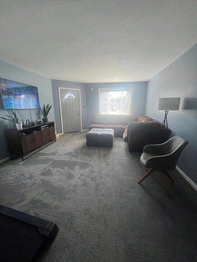 Foto principal - 107 Campbell Ave