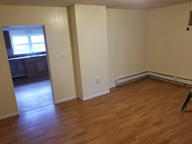 Comedor - 819 Pavonia Ave