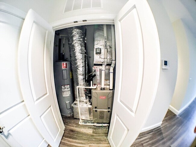 Foto del edificio - 1022 Hancock Street Unit 207
