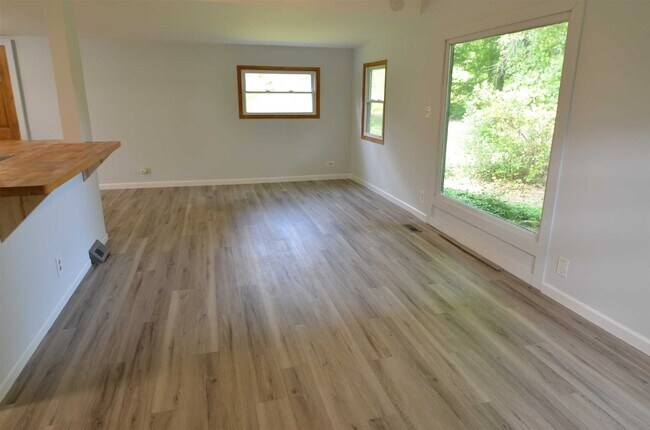 Foto del edificio - 58 Slate Quarry Rd