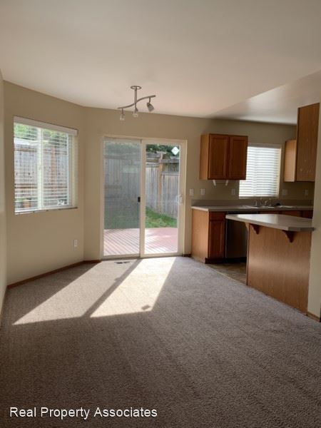 Foto del edificio - 10625 E Riverside Dr