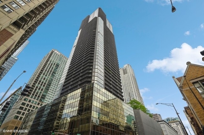 Building Photo - 10 E Ontario St