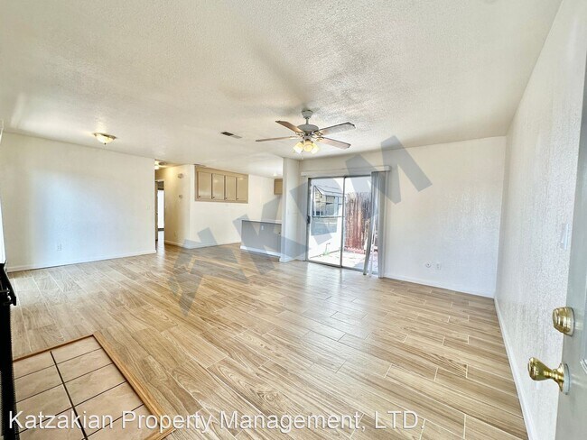 Foto del edificio - 2 br, 2 bath House - 6622 Village Green Drive
