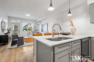 Interior Photo - The Timothy