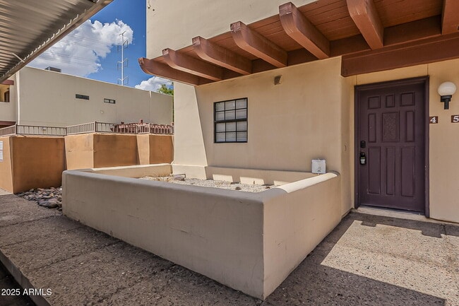 Foto del edificio - 1028 S Ash Ave