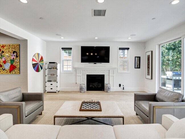 Foto del edificio - 10593 Kinnard Ave