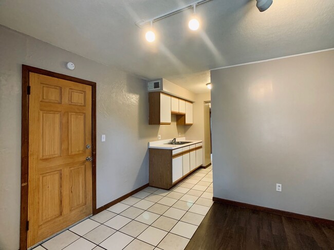 Building Photo - 1716 Avenue A