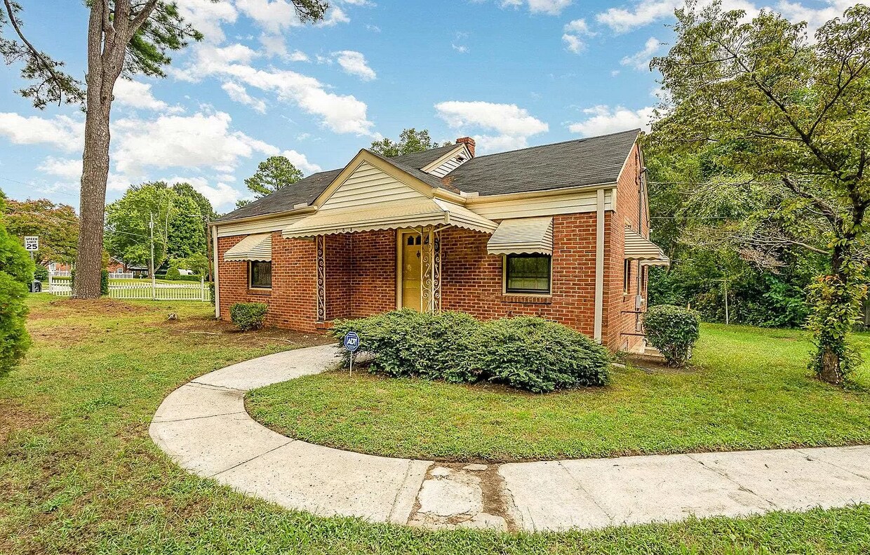 Foto principal - 708 N King Charles Rd