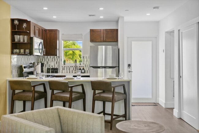 Building Photo - 400 N Ocean Blvd