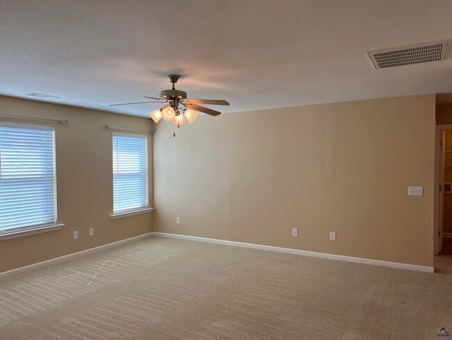 Building Photo - 120 Magnum Way