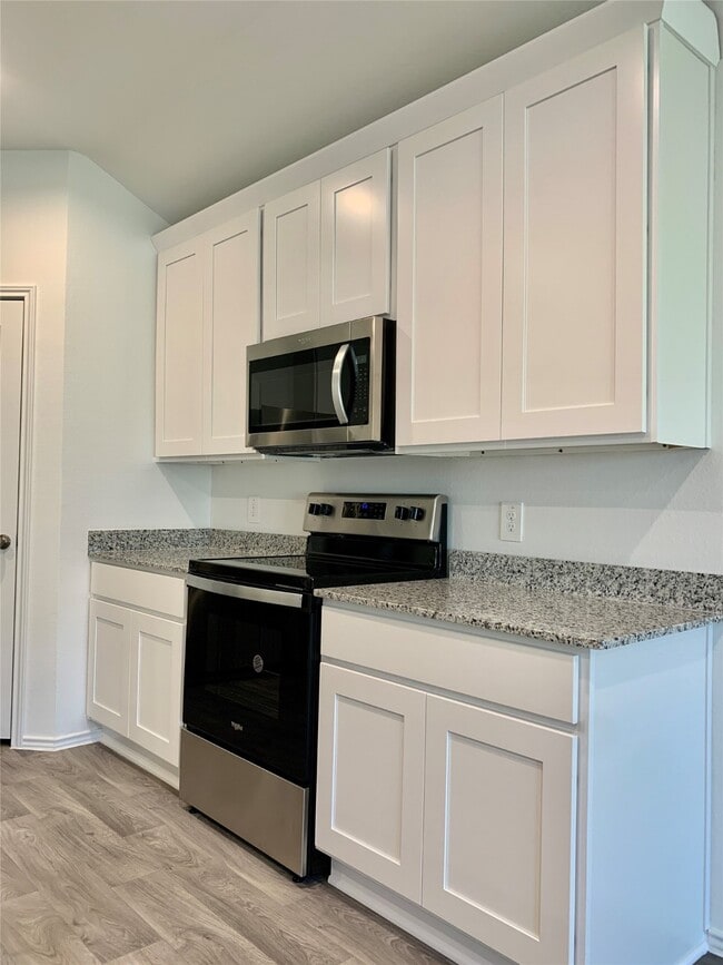 Foto del edificio - 2213 Laurel Bloom Ln