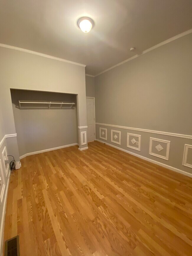 Room 2 - 1912 W Berks St