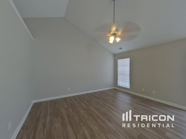 Building Photo - 1401 May Oak Cir