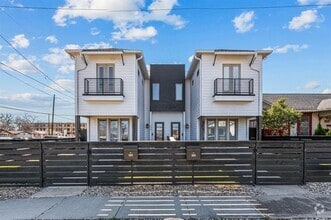 Building Photo - 600 Melba St
