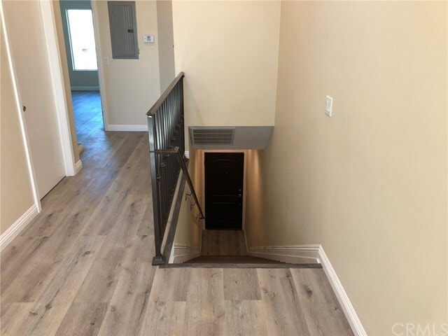 Building Photo - 1243 S Kenmore Ave