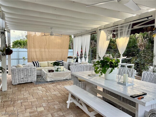 Foto del edificio - 283 Cypress Way W