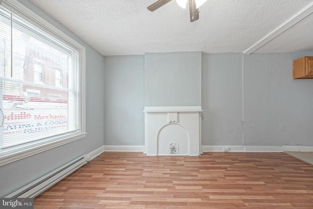 Primary Photo - 1720 N Stillman St