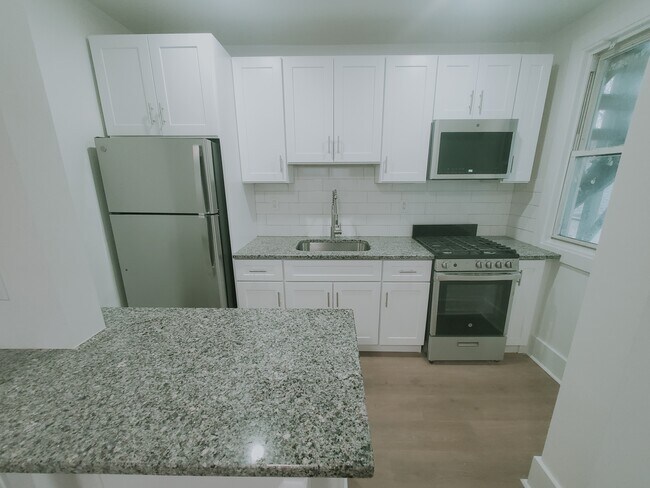 Foto del edificio - 82 Lindale St